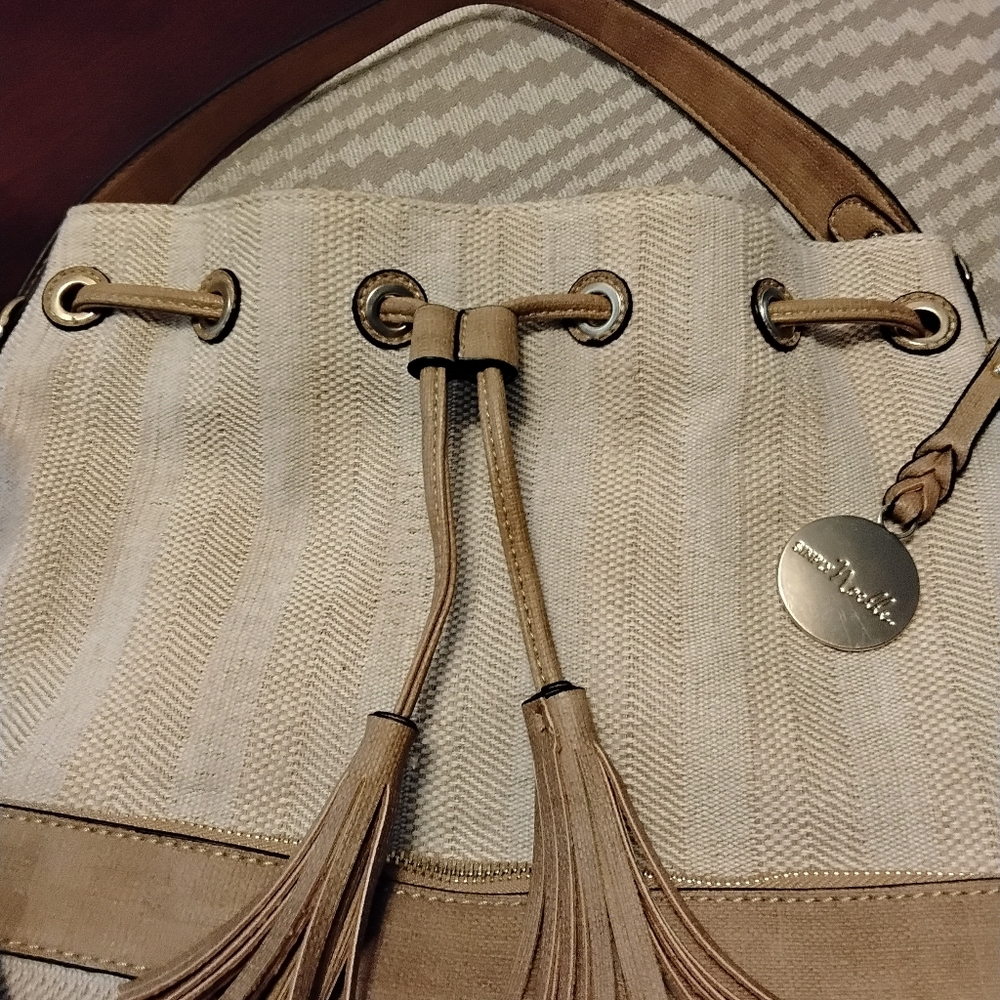SIMPLY NOELLE Canvas Linen Backpack - Picture 4 of 7